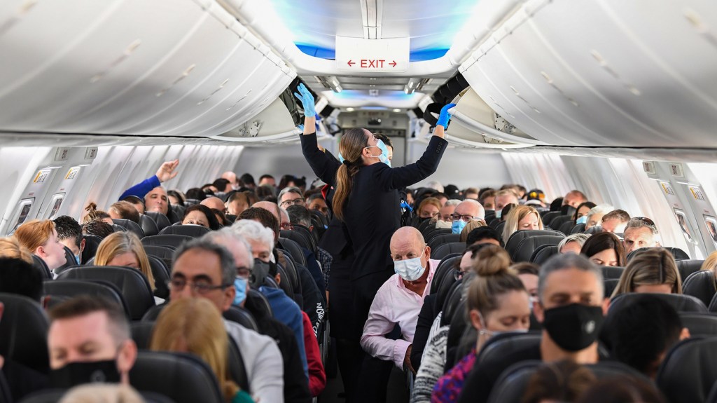 Air travel tracker: How many people are flying in the&nbsp;U.S.?