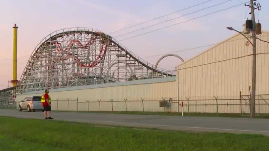 1 dead, 3 hurt after raft flips at Iowa amusement&nbsp;park