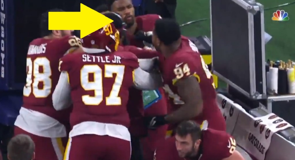 Washington players Jonathan Allen and Daron Payne have sideline altercation during Cowboys blowout&nbsp;game!