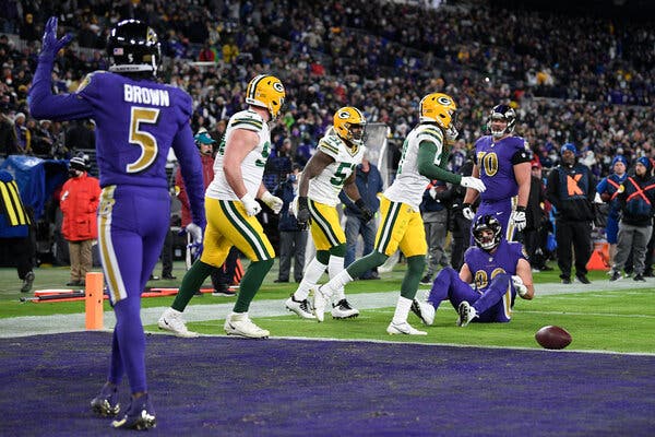 Innocent girl dragged into bloody brawl between Packers and Ravens&nbsp;fans￼
