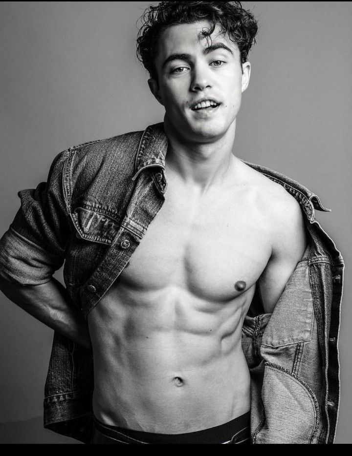 Victoria’s Secret’s first male model is ‘Never Have I Ever’ star Darren&nbsp;Barnet￼