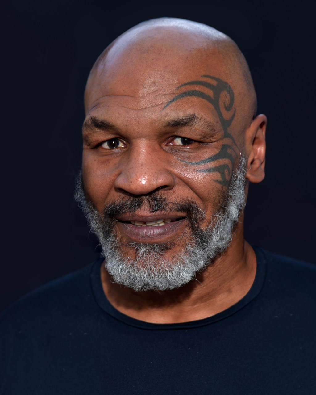 OMG!! MIKE TYSON REPEATEDLY PUNCHES MAN ON PLANE Bloodies Passenger’s Face