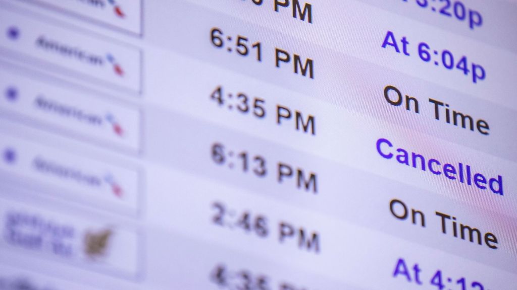 Over one-third of all flights at LaGuardia Airport canceled&nbsp;Thursday!!￼