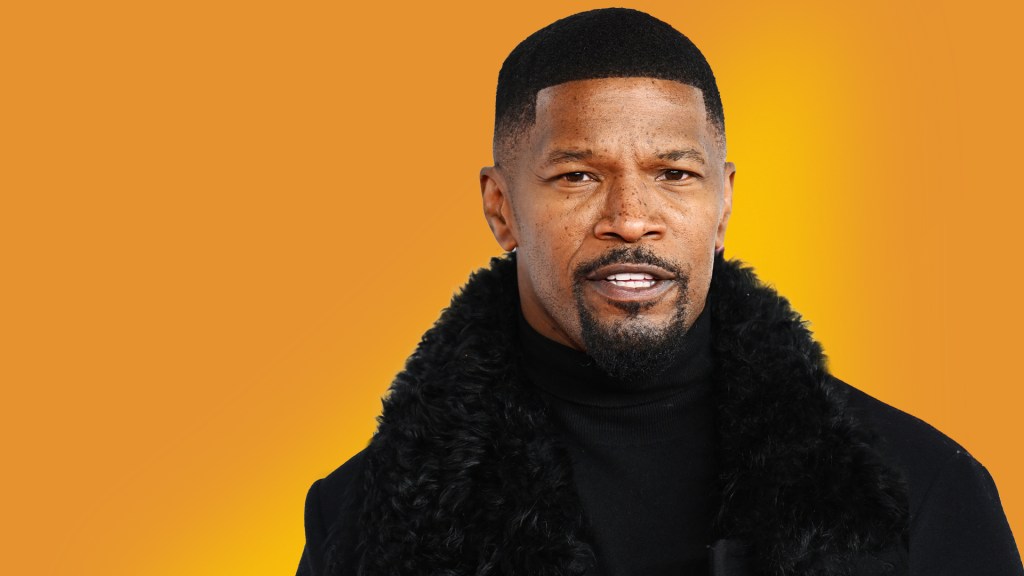 JAMIE FOXX IS BACK IN THE STUDIO & ON THE MIC! 🔥🎤