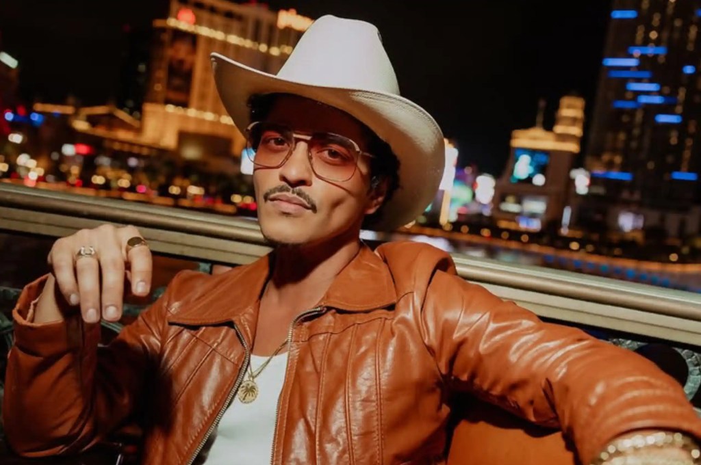 Bruno leans all the way into&nbsp;love!