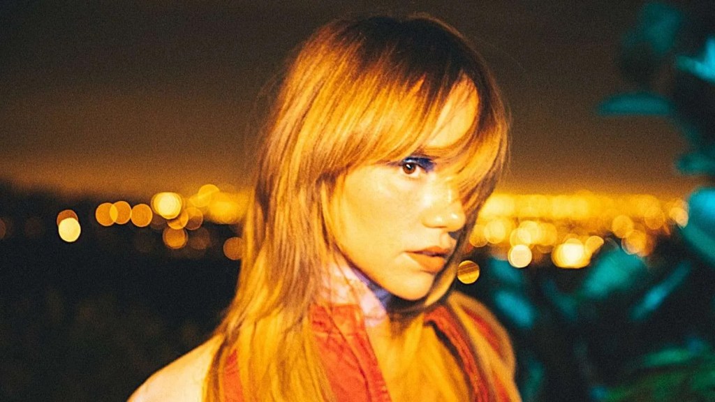 Suki Waterhouse – Notting Hill